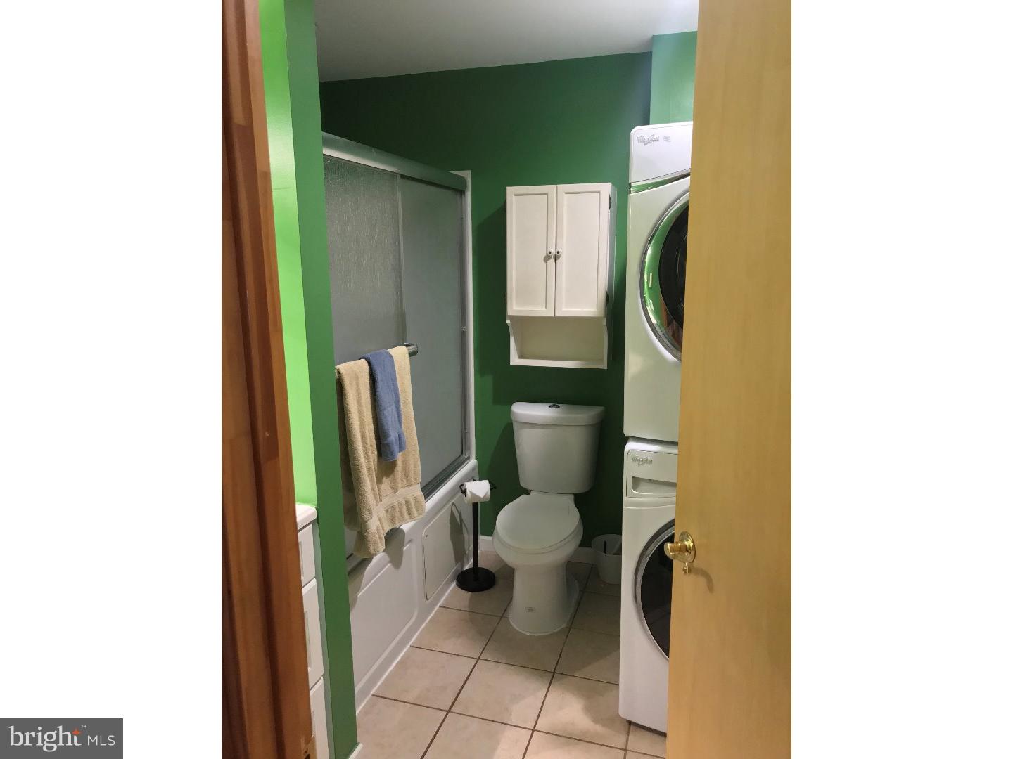 15 Gatewood Road Levittown, PA 19057 - Photo 23 of 25 Bathroom
