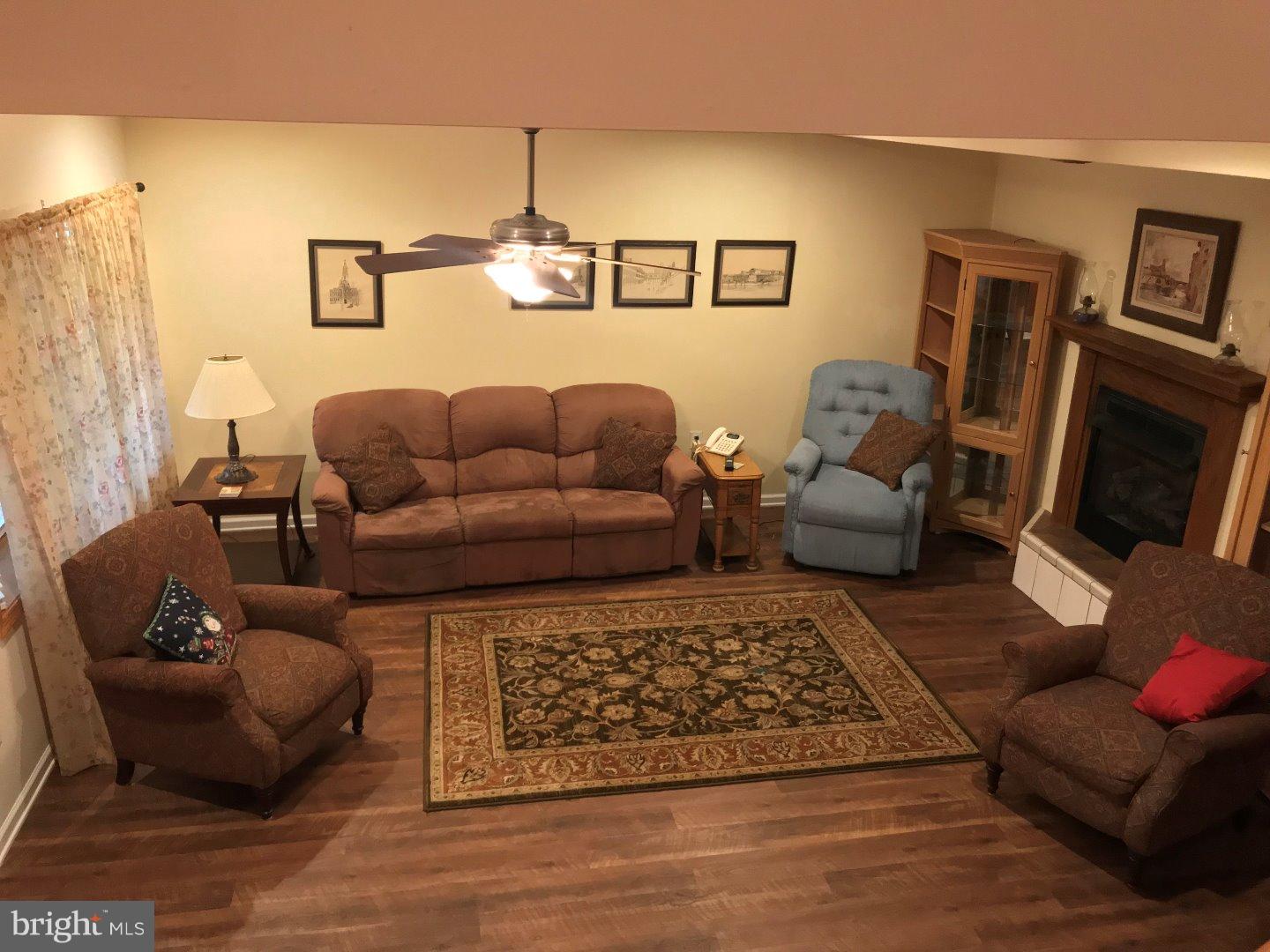15 Gatewood Road Levittown, PA 19057 - Photo 4 of 25 Living Room
