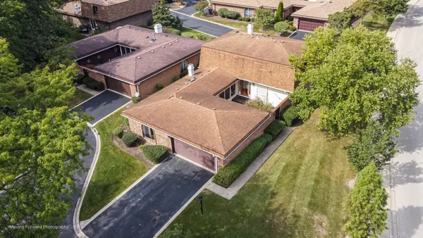 $650,000 | 2510 Salceda Drive, Northbrook, IL 60062