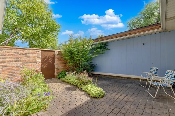 $650,000 | 2510 Salceda Drive, Northbrook, IL 60062