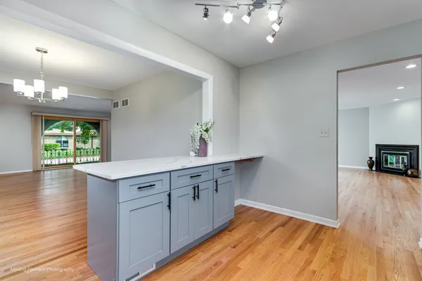 $650,000 | 2510 Salceda Drive, Northbrook, IL 60062