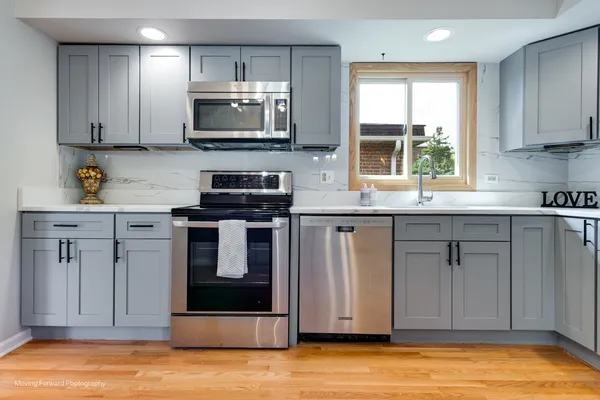 $650,000 | 2510 Salceda Drive, Northbrook, IL 60062