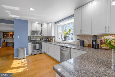 $475,000 | 402 Lee Terrace, Wilmington, DE 19803