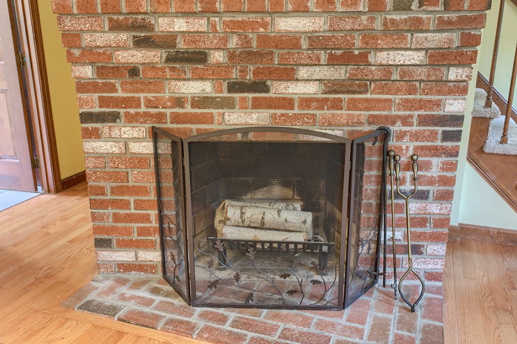 59 Groton Road Tyngsborough, MA 01879 - Photo 4 of 30 Gallery Image 4