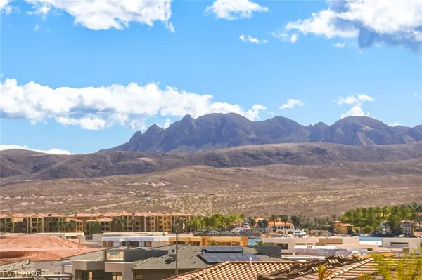 $2,750 | 38 Crimson Cactus Avenue, Henderson, NV 89011