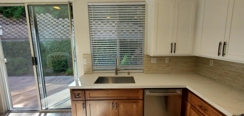 1180 Monterey Place Encinitas, CA 92024 - Photo 20 of 29