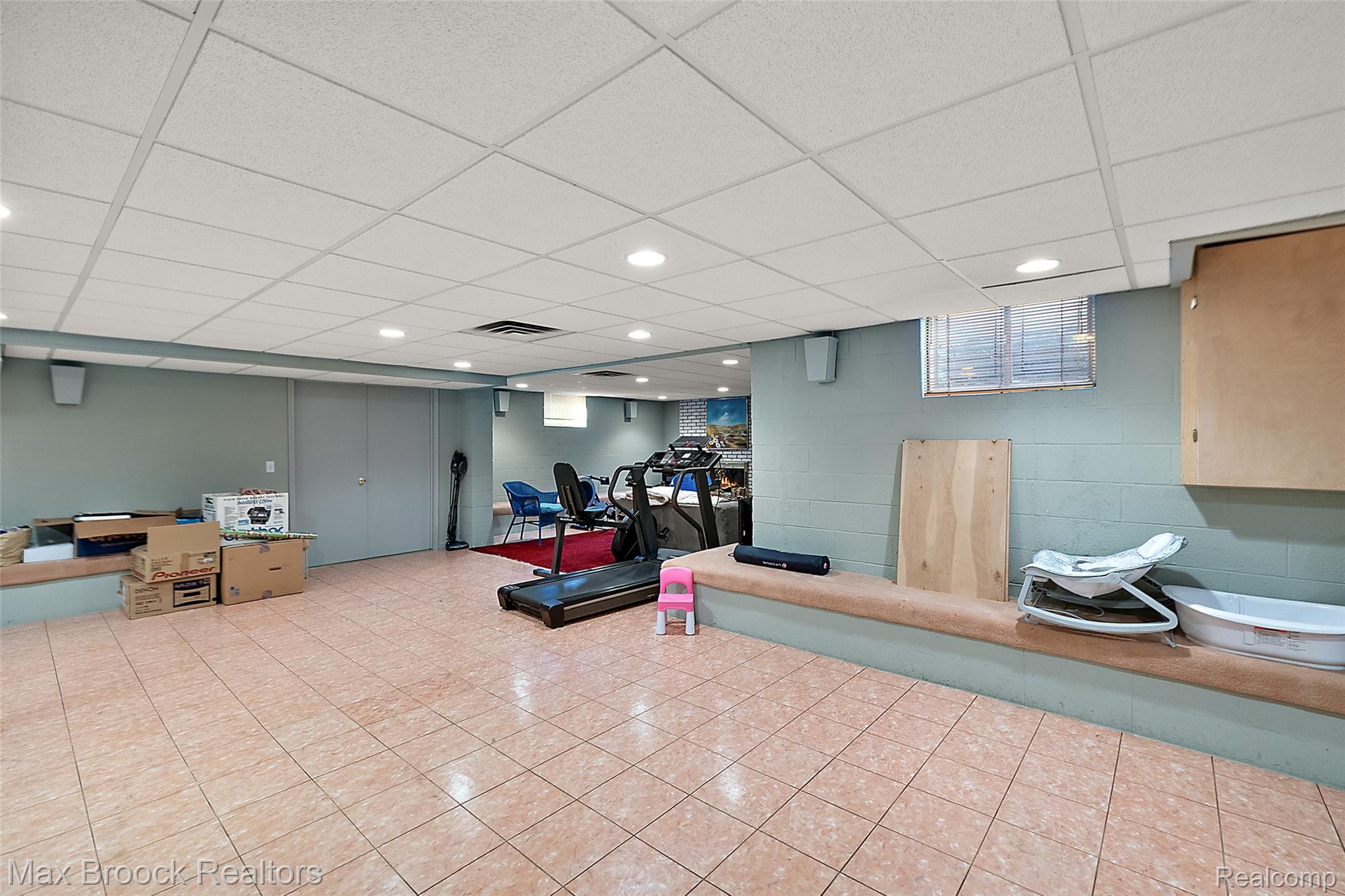 1319 Charrington Road Bloomfield Hills, MI 48301 - Photo 27 of 47 53-1319 Charrington Rd-53.jpg