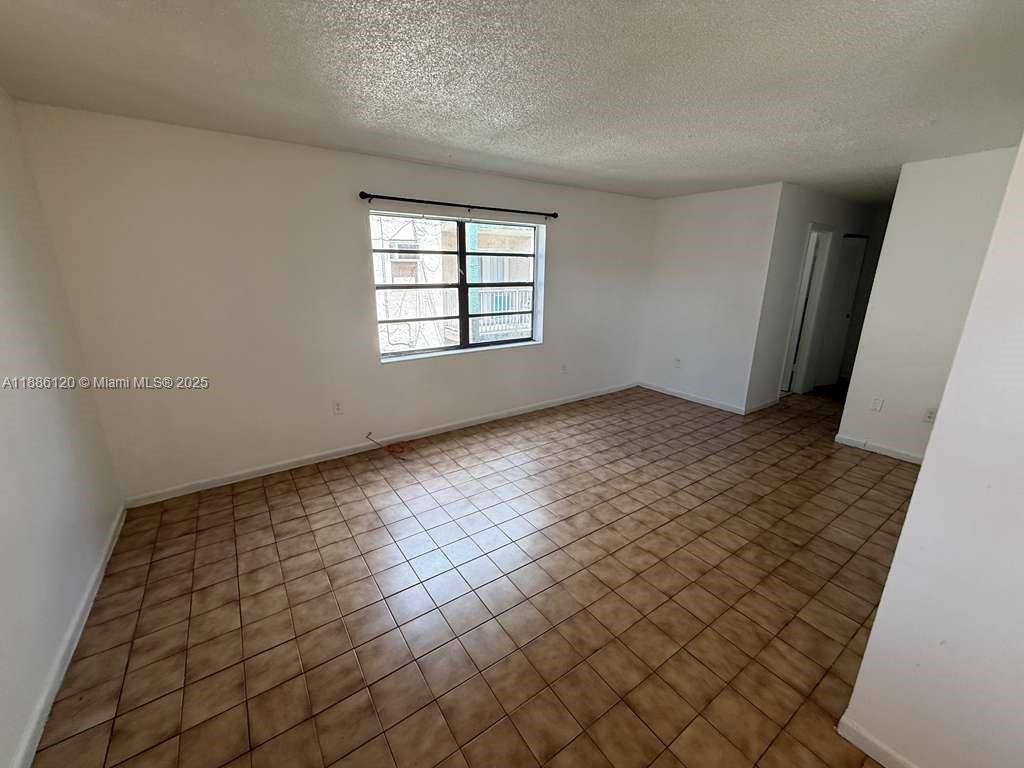 6675 West 4th Avenue, Unit 201 Hialeah, FL 33012 - Photo 5 of 9