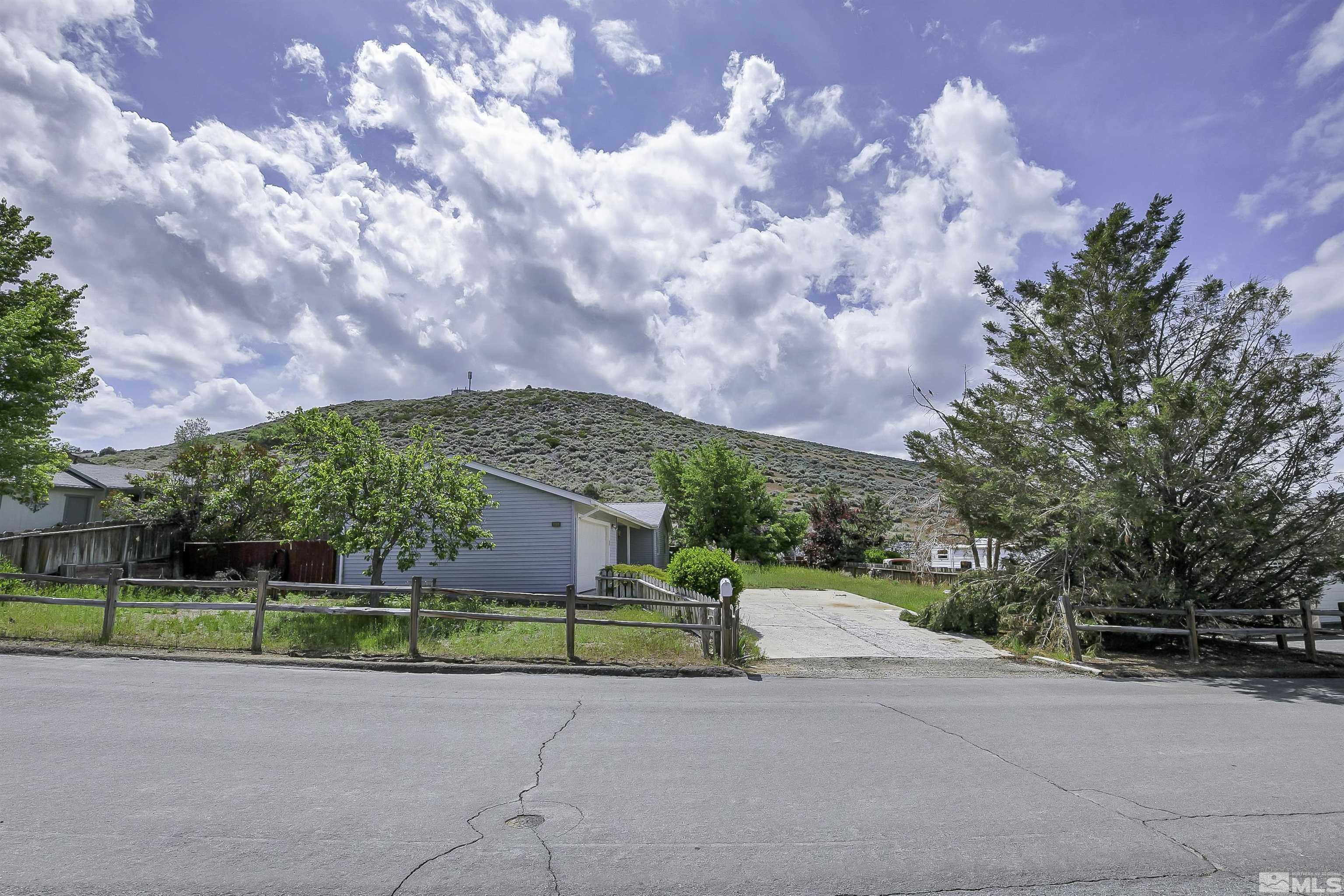 14075 Tourmaline Drive Reno, NV 89521 - Photo 35 of 37 a view of a volley ball court