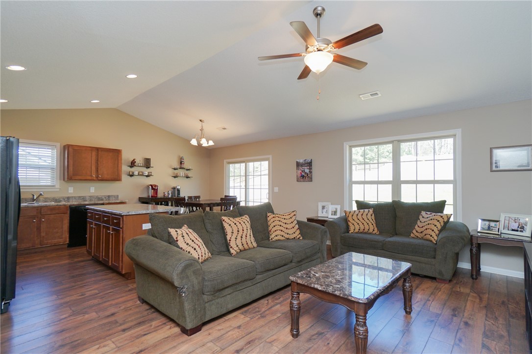 1012 St Charles Way Anderson, SC 29621 - Photo 5 of 25 Gallery Image 5
