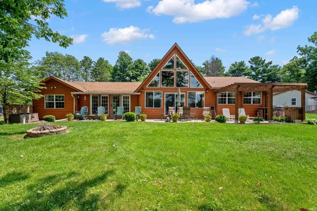 $449,900 | 3346 Southeast Indian Trail Lake Road, Farmland, IN 47340