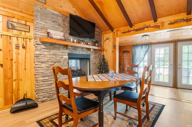 $399,900 | 3346 Southeast Indian Trail Lake Road, Farmland, IN 47340