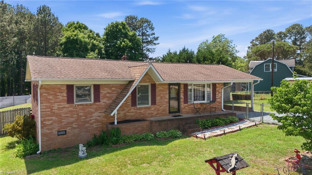6997 Arden Road Thomasville, NC 27360 - Photo 5 of 42 Front Fenced in Area as well as Back Yard Fenced in Area