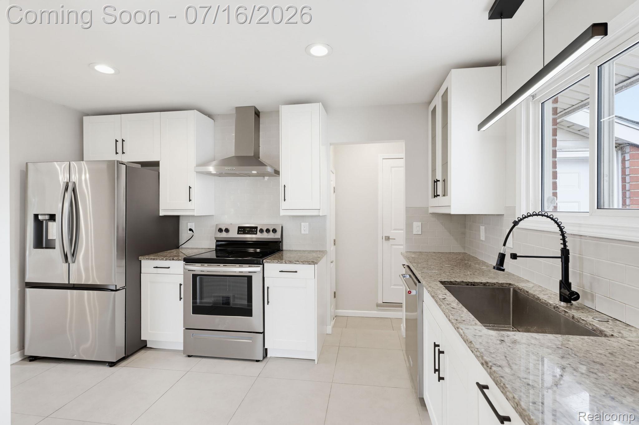 2118 Middlebelt Road West Bloomfield, MI 48324 - Photo 16 of 54 17-web-or-mls-Edited-17.jpg