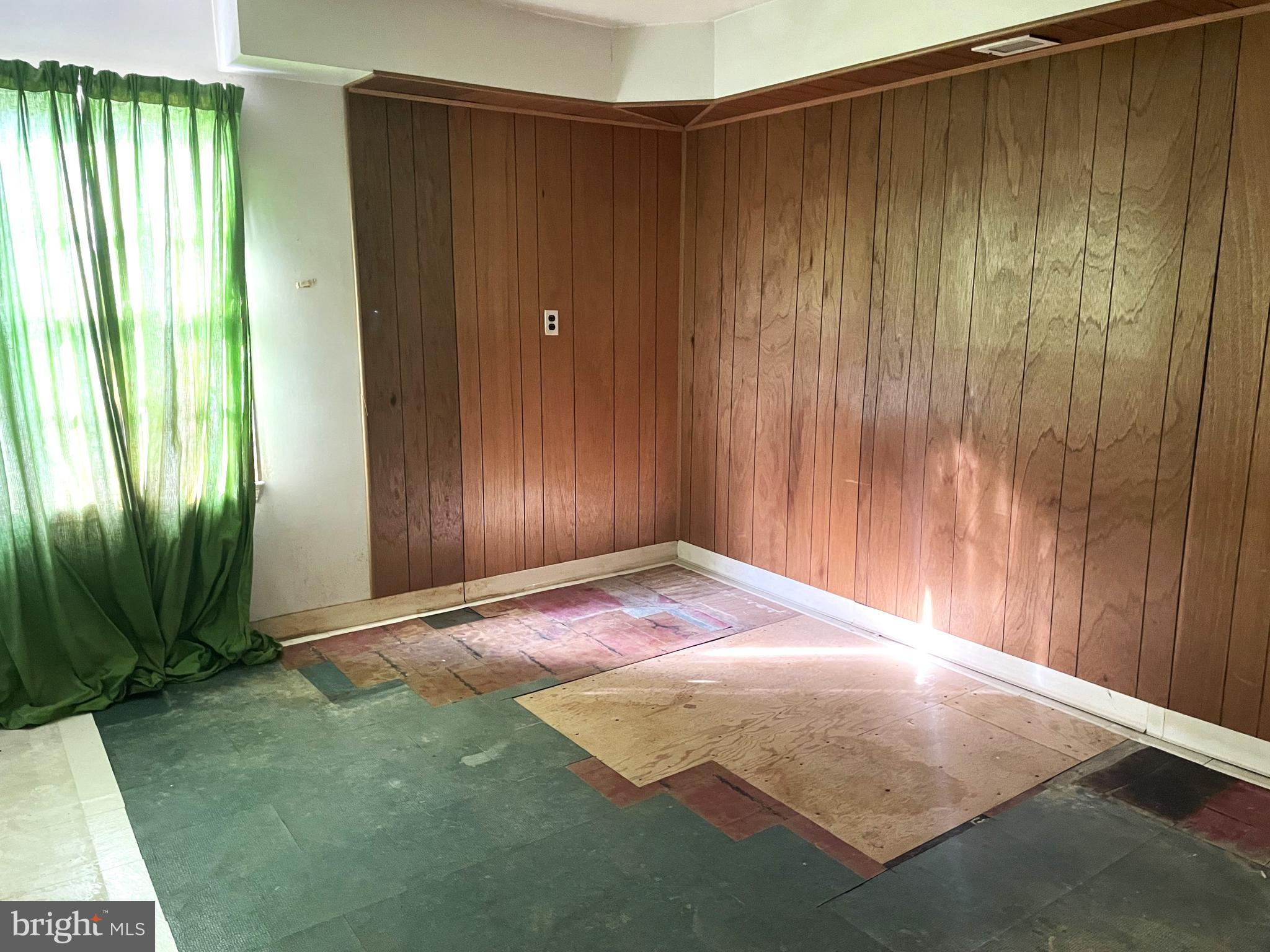 16 Brice Road Annapolis, MD 21409 - Photo 9 of 26 a view of an empty room with a window