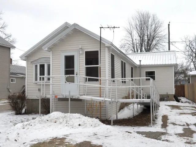 $153,000 | 506 Park Avenue, Oconto, WI 54153