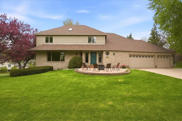 $574,900 | 2500 Highland View Avenue South, Burnsville, MN 55337