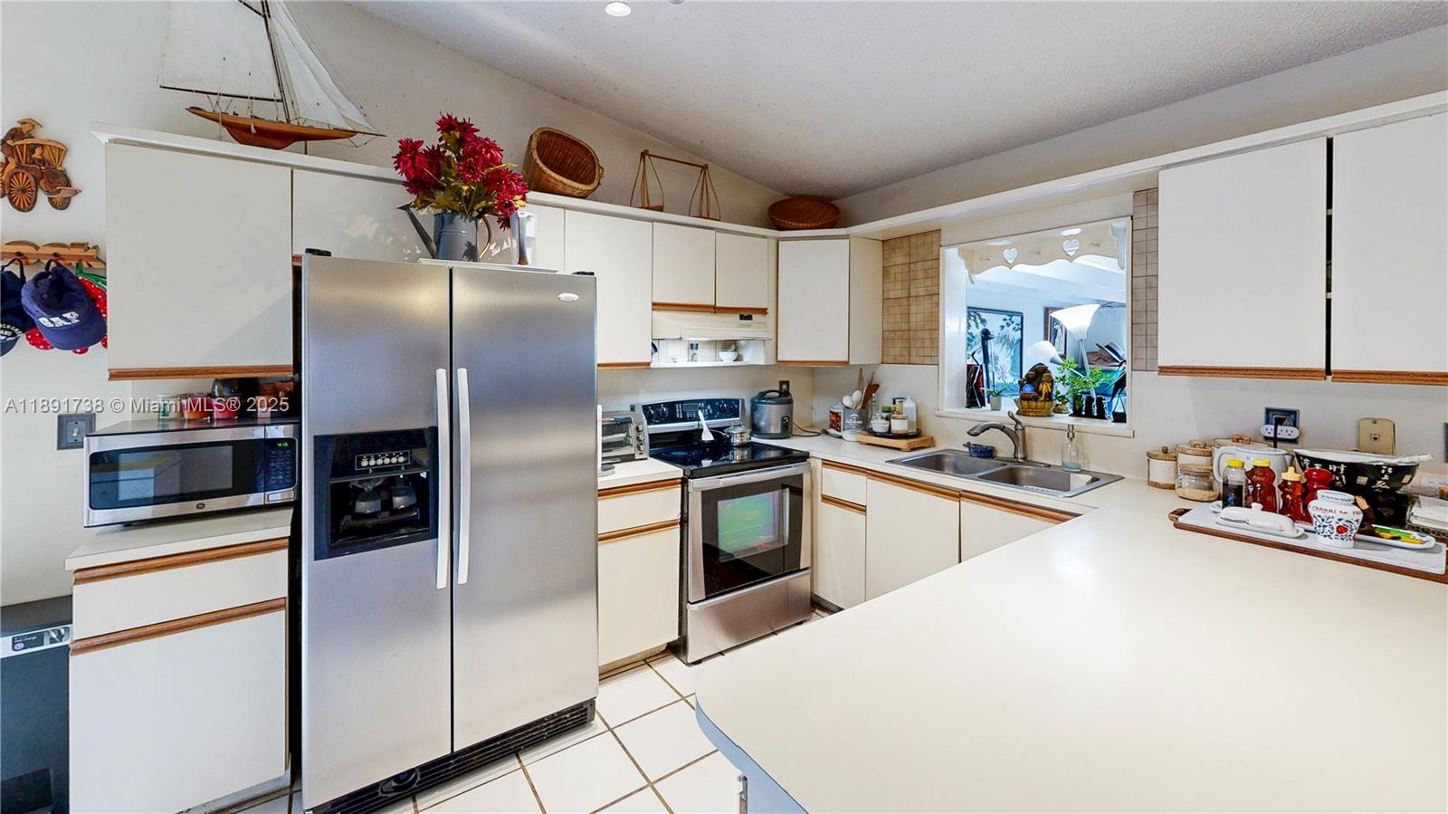 14543 Southwest 97th Street Miami, FL 33186 - Photo 12 of 62