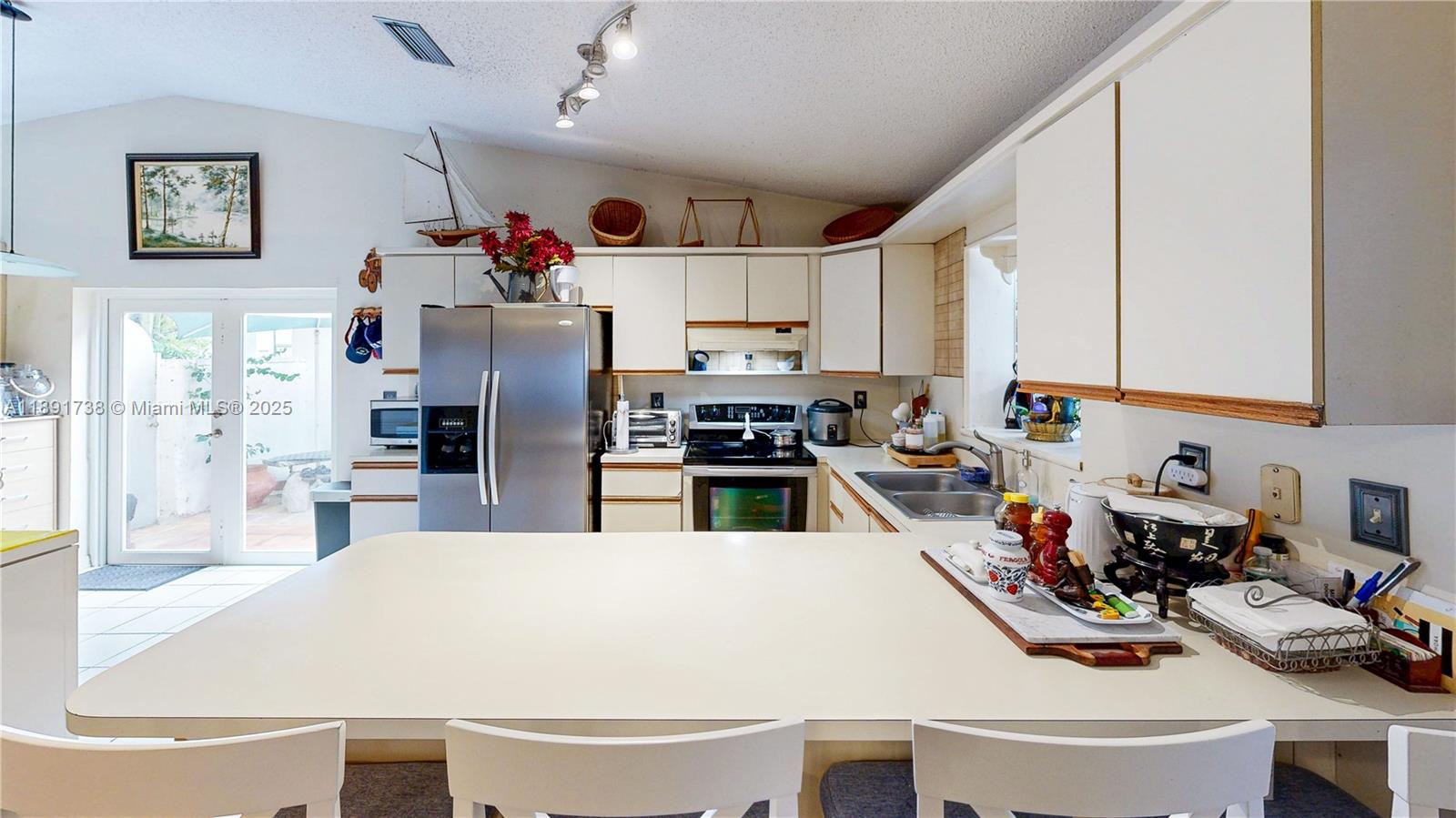 14543 Southwest 97th Street Miami, FL 33186 - Photo 13 of 62