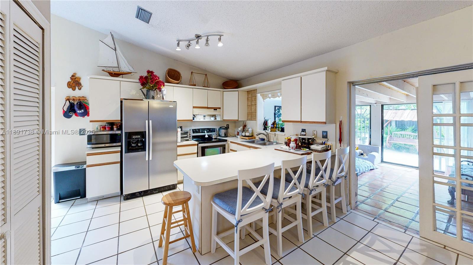 14543 Southwest 97th Street Miami, FL 33186 - Photo 14 of 62