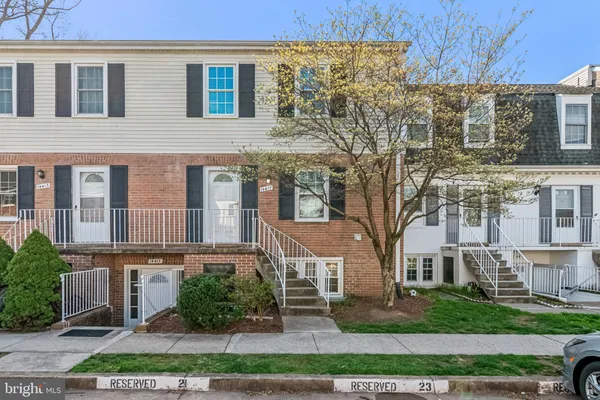 $340,000 | 14417 Saguaro Place, Centreville, VA 20121