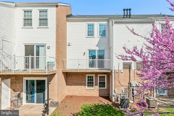 $340,000 | 14417 Saguaro Place, Centreville, VA 20121
