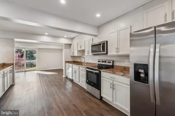 $340,000 | 14417 Saguaro Place, Centreville, VA 20121