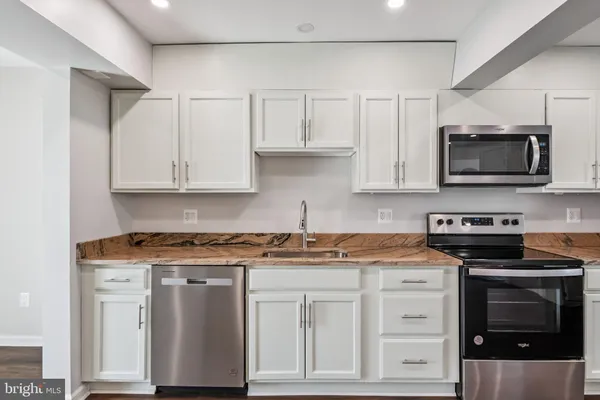 $340,000 | 14417 Saguaro Place, Centreville, VA 20121