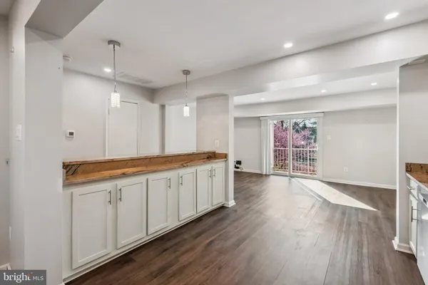 $340,000 | 14417 Saguaro Place, Centreville, VA 20121