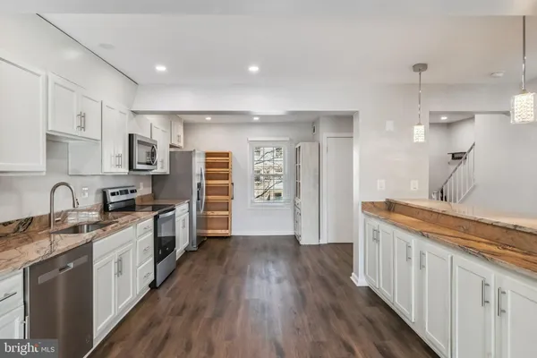 $340,000 | 14417 Saguaro Place, Centreville, VA 20121