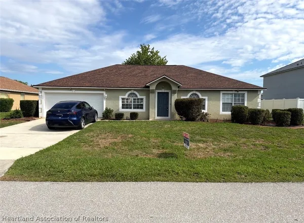 $2,100 | 4600 Tarrega Street, Sebring, FL 33872