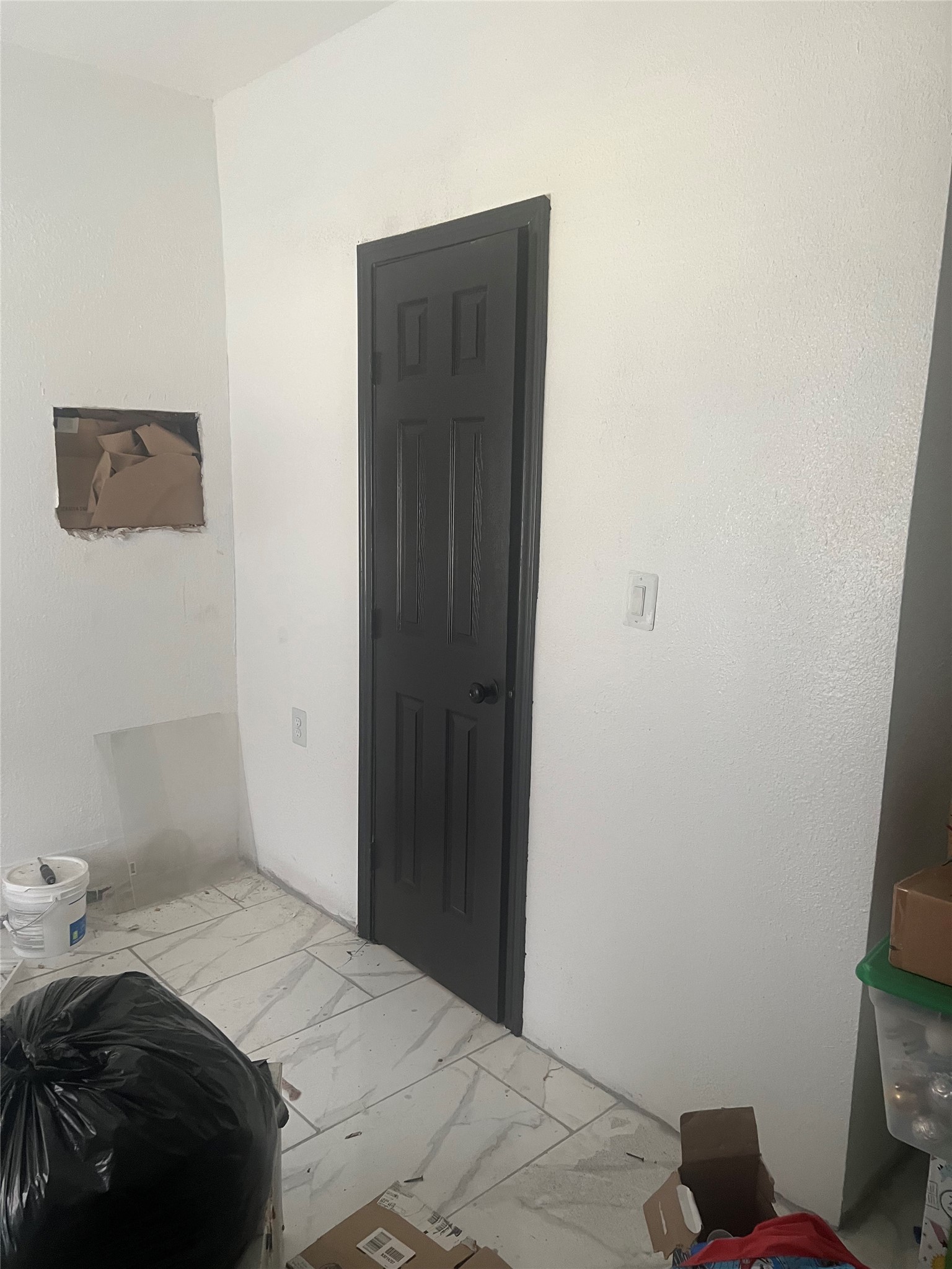 22360 East Martin Drive Porter, TX 77365 - Photo 6 of 10 a bedroom with a bed and a window