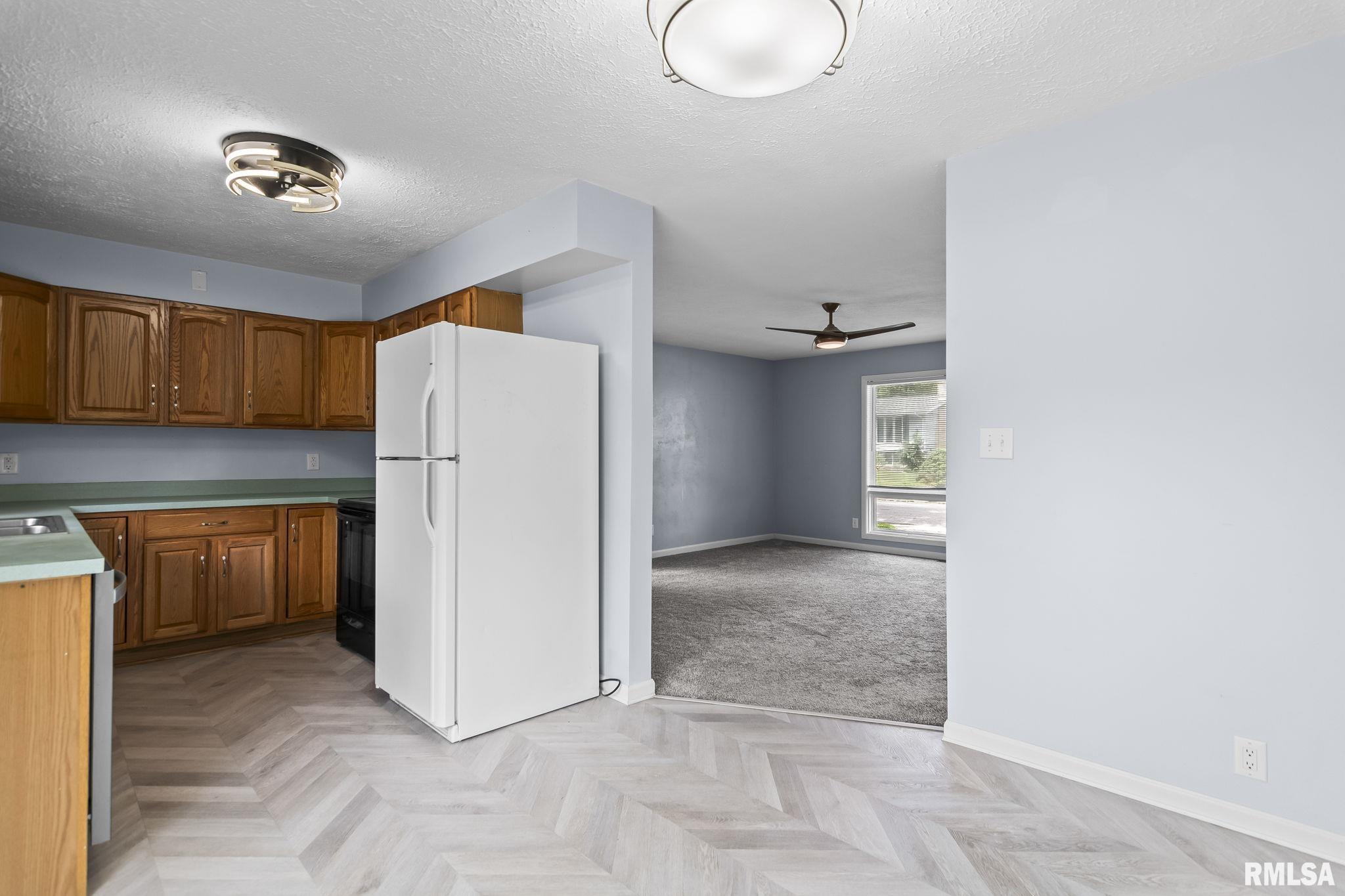 4 North Oxford Road Springfield, IL 62702 - Photo 11 of 32