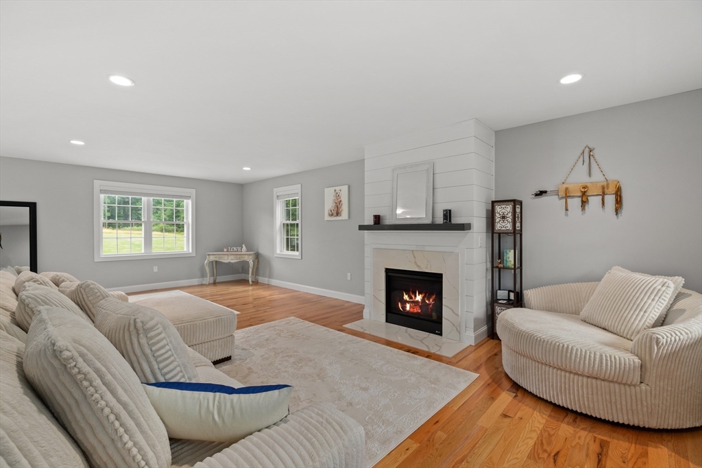 23 Hager Park Road Westminster, MA 01473 - Photo 6 of 41