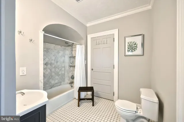 $625,000 | 104 Lincoln Way West, New Oxford, PA 17350