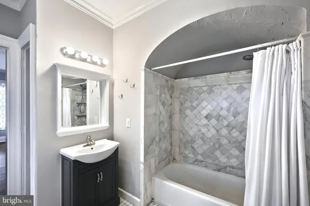 $625,000 | 104 Lincoln Way West, New Oxford, PA 17350