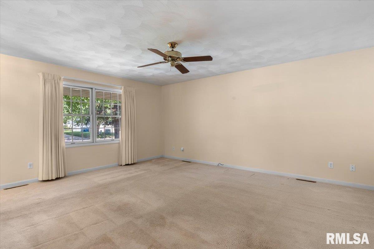 2904 Biscayne Drive Springfield, IL 62707 - Photo 9 of 33 Gallery Image 9