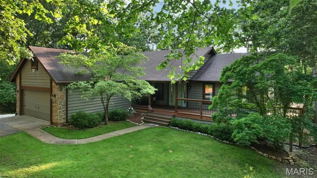 $599,900 | 877 Red Fox Drive, Innsbrook, MO 63390