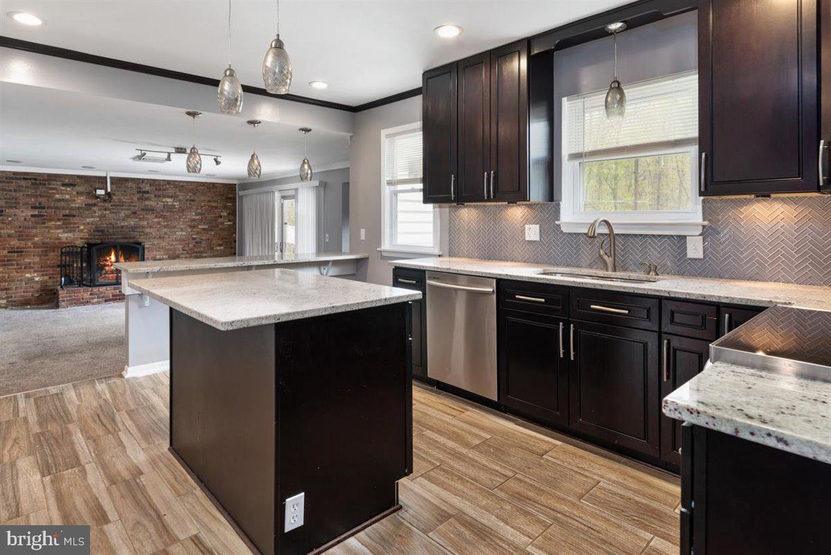 3605 Templar Road Randallstown, MD 21133 - Photo 11 of 39 Kitchen island with granite counter tops