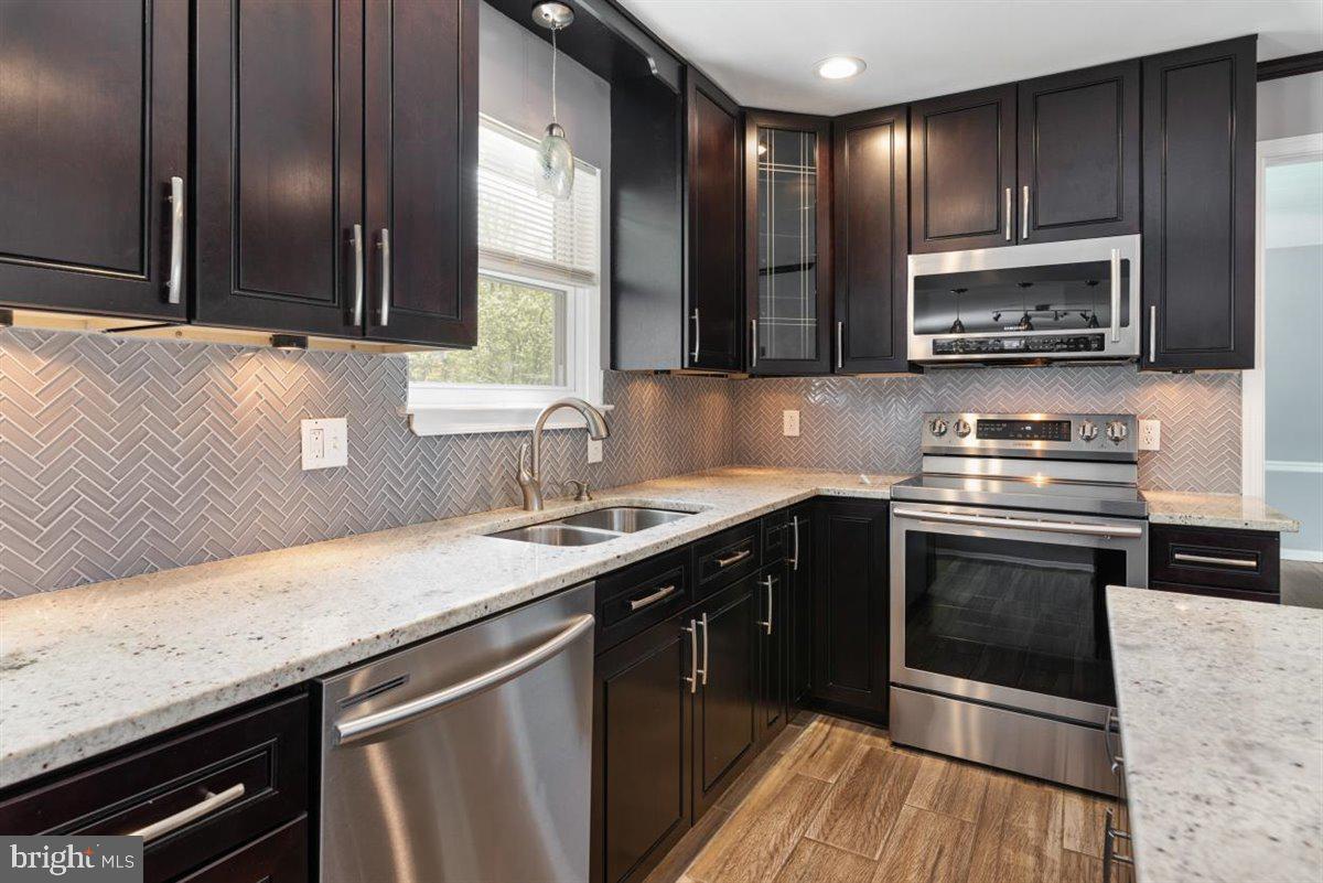 3605 Templar Road Randallstown, MD 21133 - Photo 12 of 39 New stainless-steel appliances