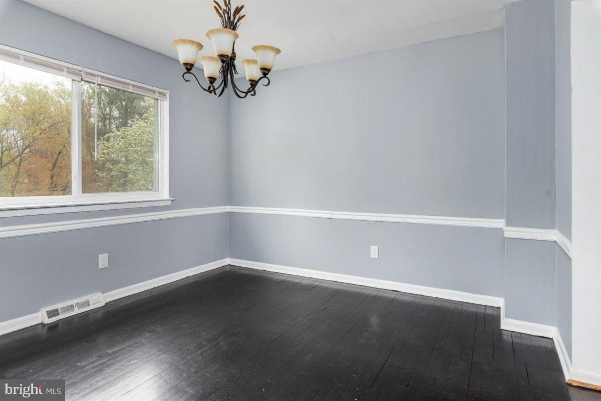 3605 Templar Road Randallstown, MD 21133 - Photo 5 of 39 Dining room