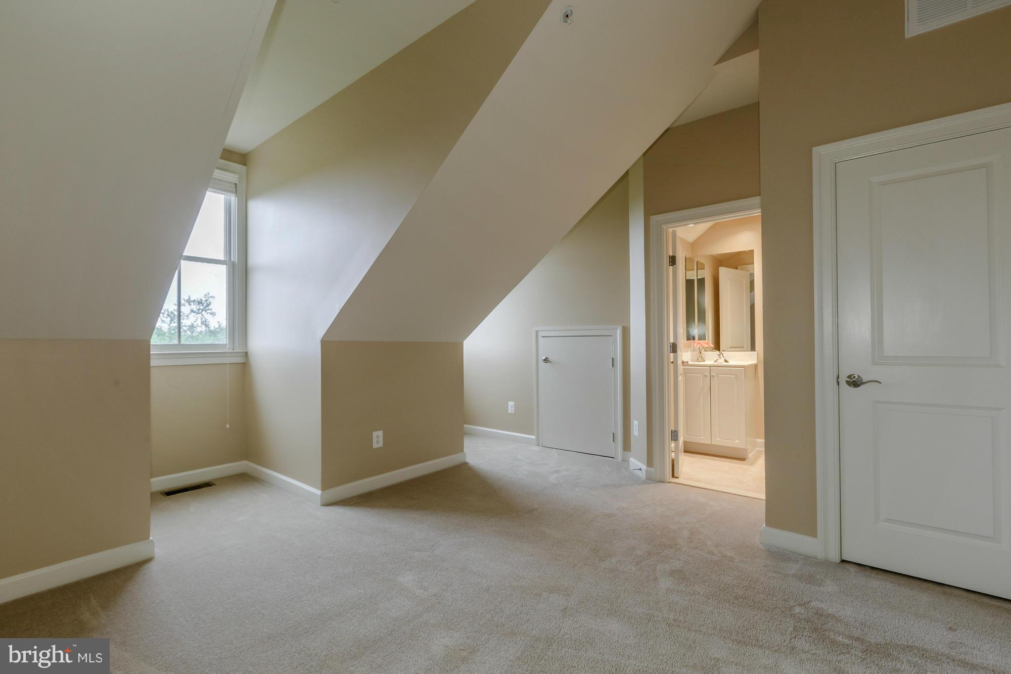 1718 Carpenter Road Alexandria, VA 22314 - Photo 23 of 28 Bedroom