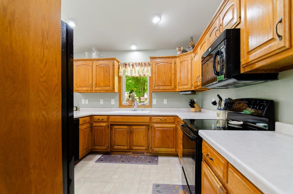 1280 Swan Ridge Trail De Pere, WI 54115 - Photo 13 of 54