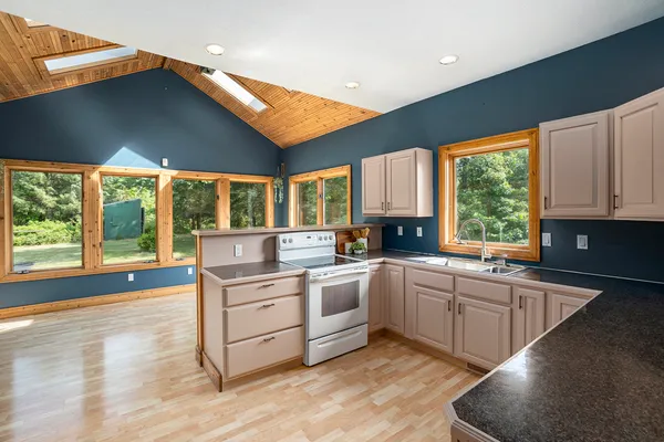 $875,000 | 6483 North 144th Avenue, Walkerville, MI 49459