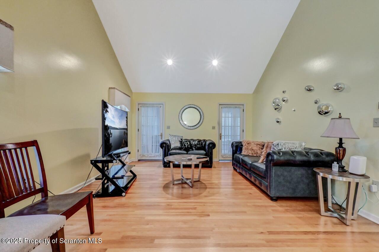 20 Hedge Row Run Clarks Summit, PA 18411 - Photo 2 of 66 20 Hedge Row Run 07 Large