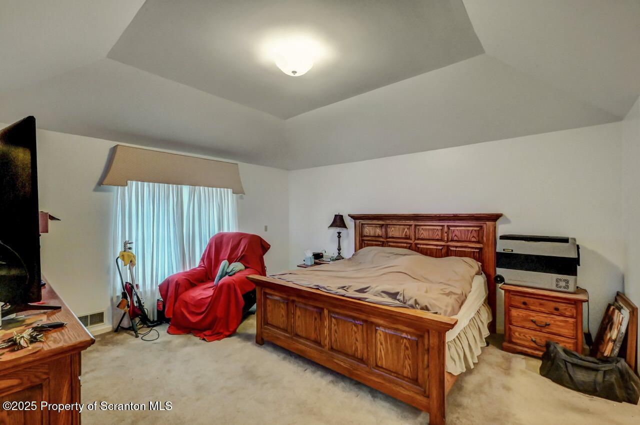 20 Hedge Row Run Clarks Summit, PA 18411 - Photo 23 of 66 20 Hedge Row Run 27 Large