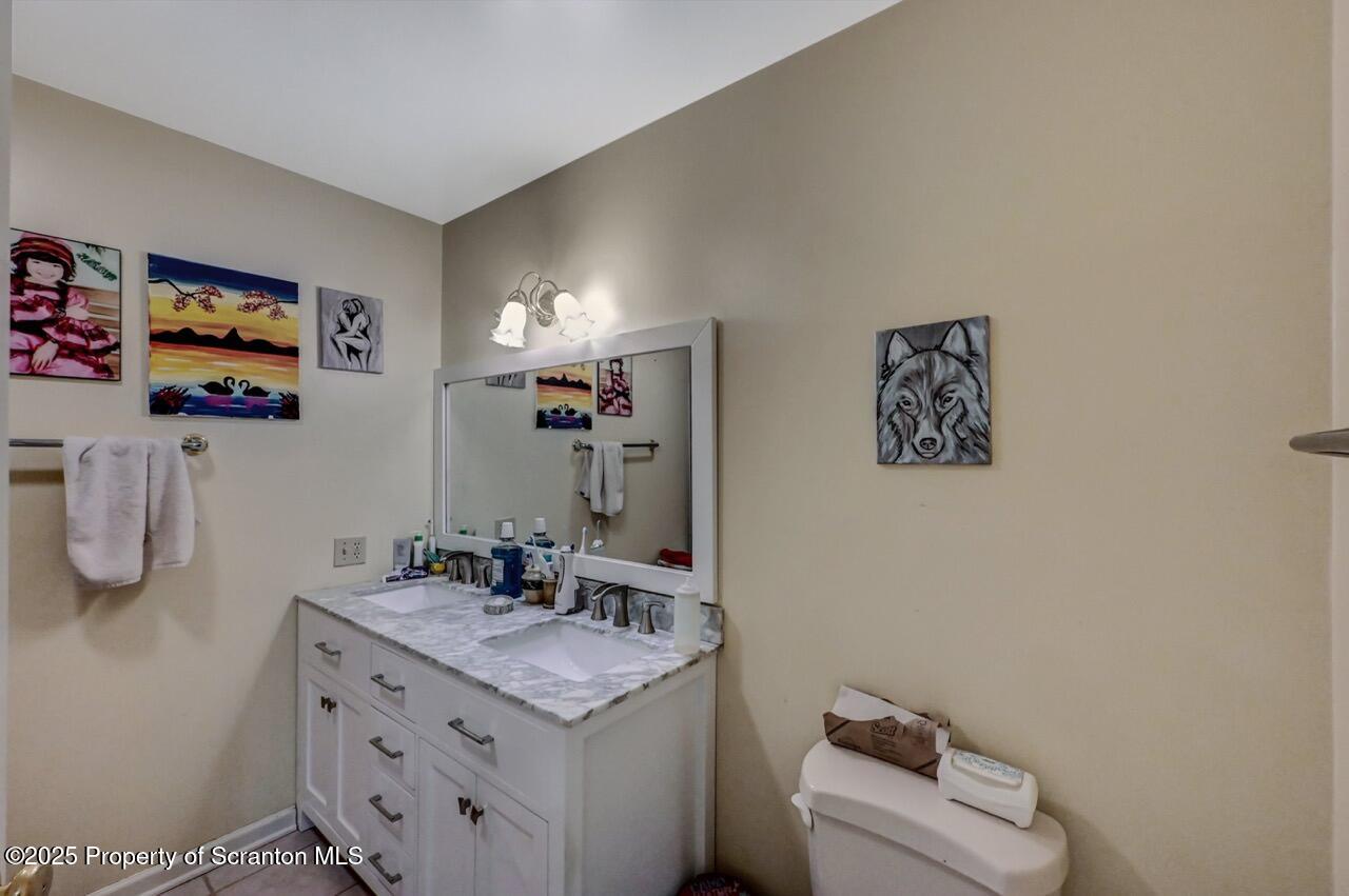 20 Hedge Row Run Clarks Summit, PA 18411 - Photo 52 of 66 20 Hedge Row Run 47 Large