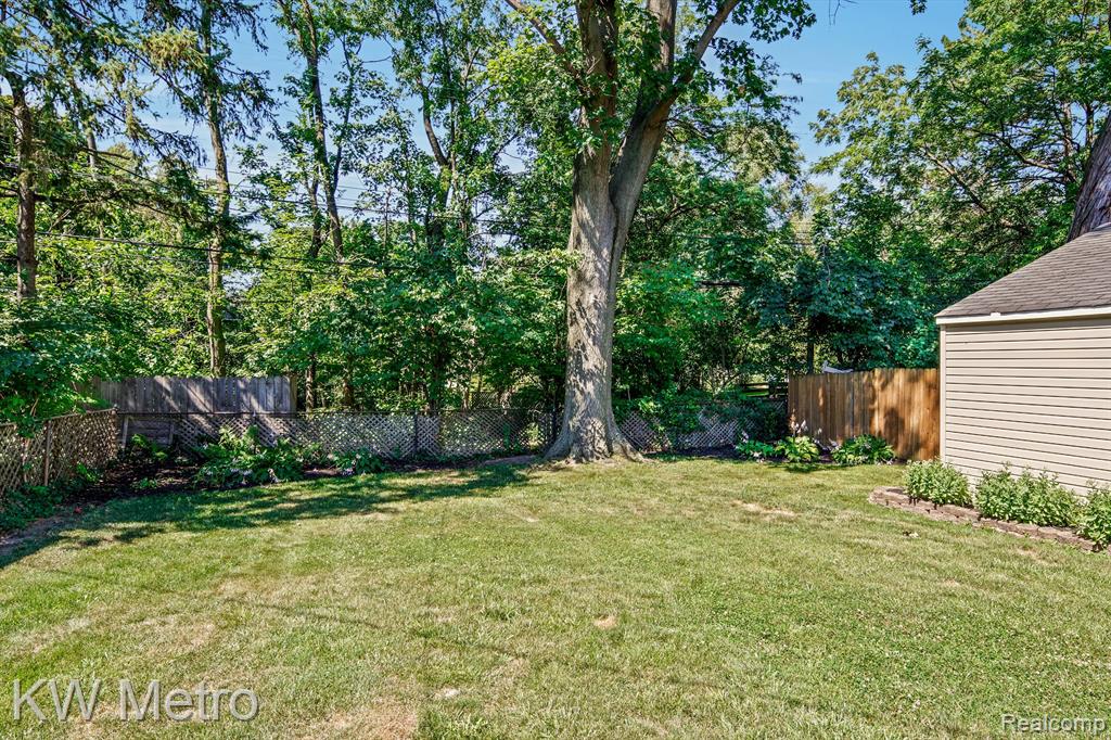 1108 West 12 Mile Road Royal Oak, MI 48073 - Photo 26 of 28