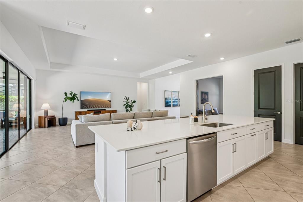 16309 Tradewind Terrace Lakewood Ranch, FL 34211 - Photo 17 of 95