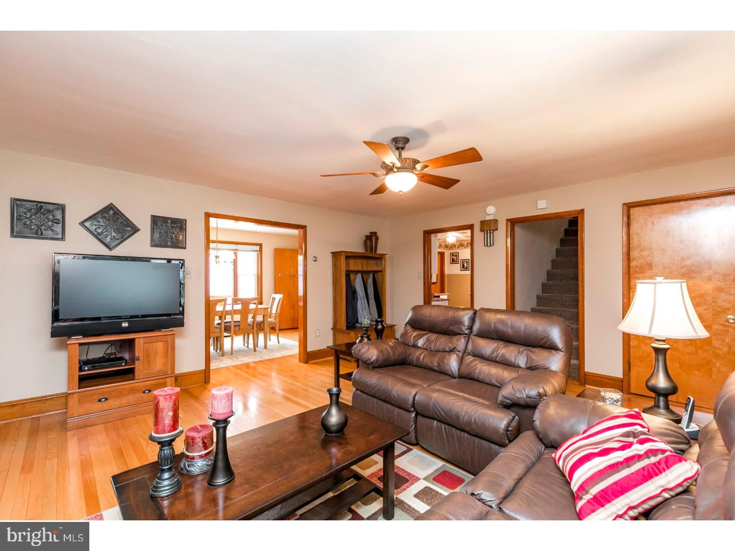 45 Keen Road Spring City, PA 19475 - Photo 4 of 25 Living Room